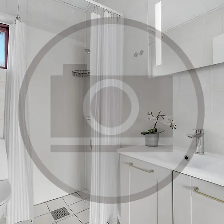 Apartment 1 Bedroom Beautiful In *