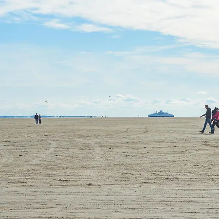 Apartment 1 Bedroom Beautiful In *