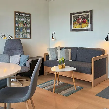 1 Bedroom Beautiful In Apartamento