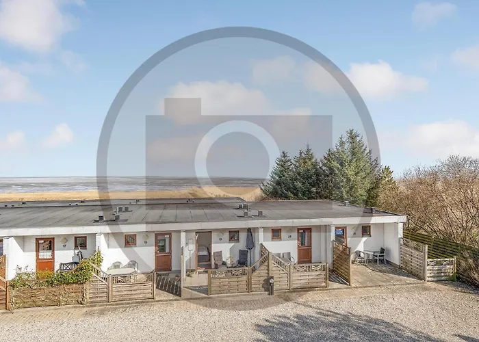 1 Bedroom Beautiful In Apartment *