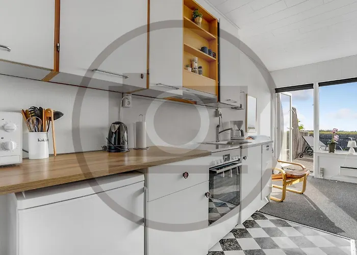 Apartment 1 Bedroom Beautiful In *